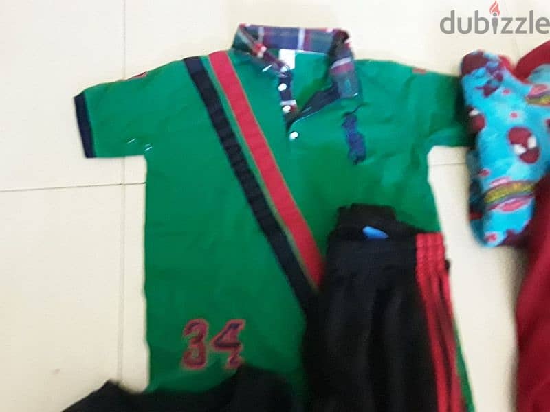 ثياب واحذية مستعملة 0