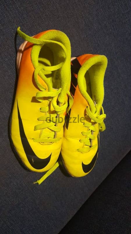 ثياب واحذية مستعملة 4