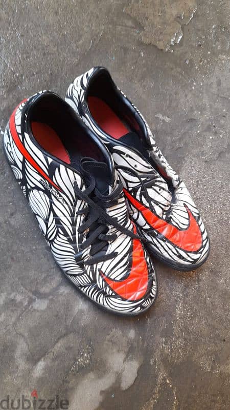 ثياب واحذية مستعملة 6