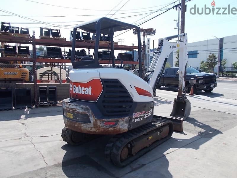 Bobcats Mini excavator 32i.   حفازات صغيرة 3
