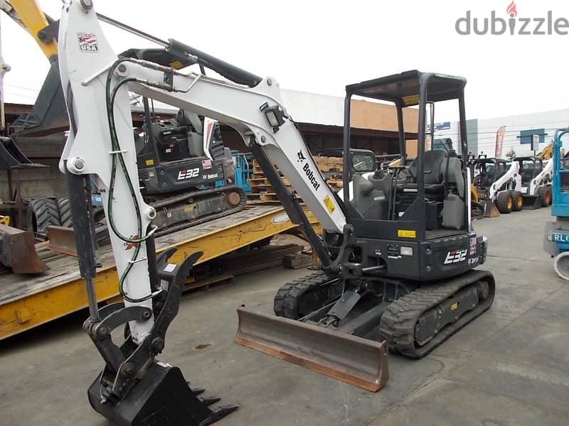 Bobcats Mini excavator 32i.   حفازات صغيرة 4