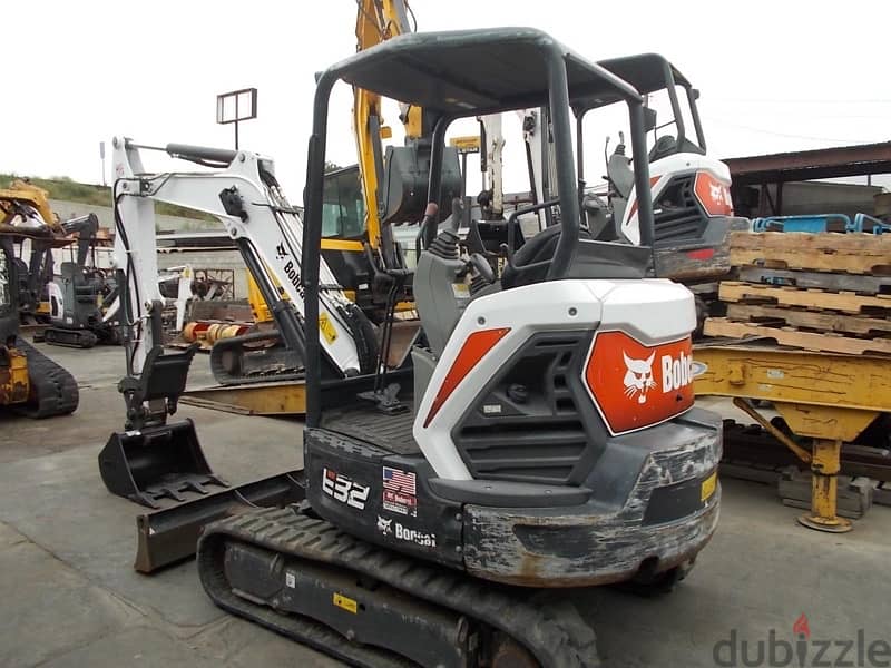 Bobcats Mini excavator 32i.   حفازات صغيرة 6