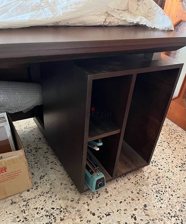 executive desk 2