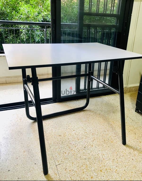 drafting table طاولة هندسة 0