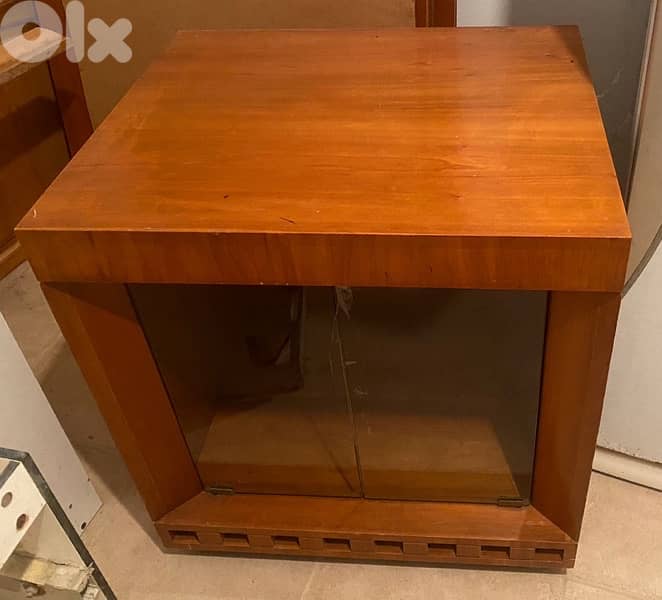 طاولة تلفزيون 0