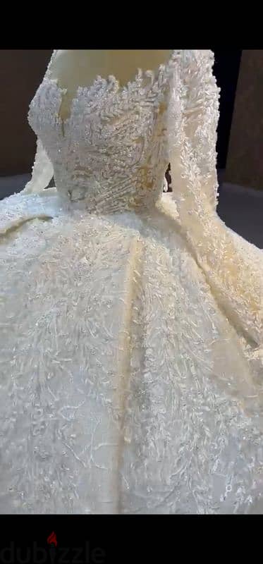 A royal designer wedding dress 3