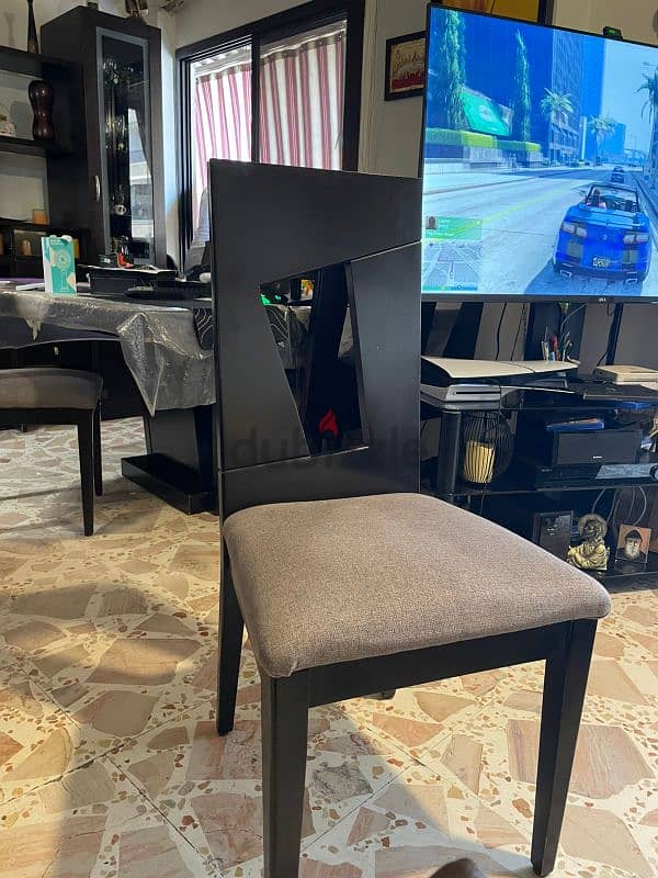 Dining Room: Table + 8 Chairs 2