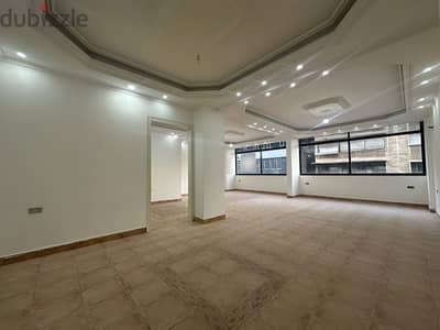 Office for rent in Verdun / ڤردان