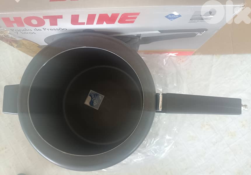 Non stick Teflon Pressure cooker 1