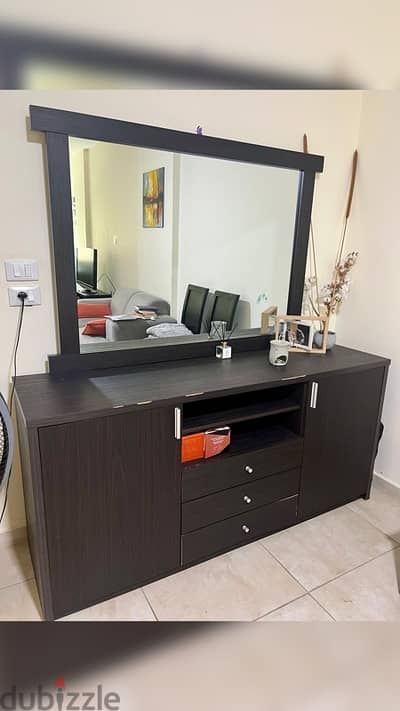 Dining Table with 6 chairs, Dressoir, TV unit (like new)