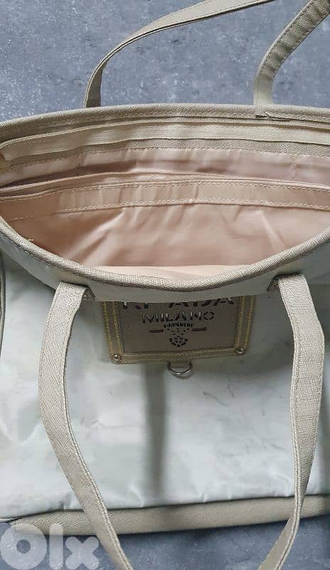 handBag  3 $  beyrout ashrafiye 03723895 2