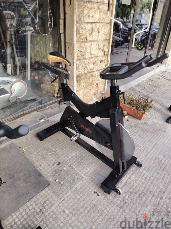 spinning bike heavy duty like new 1
