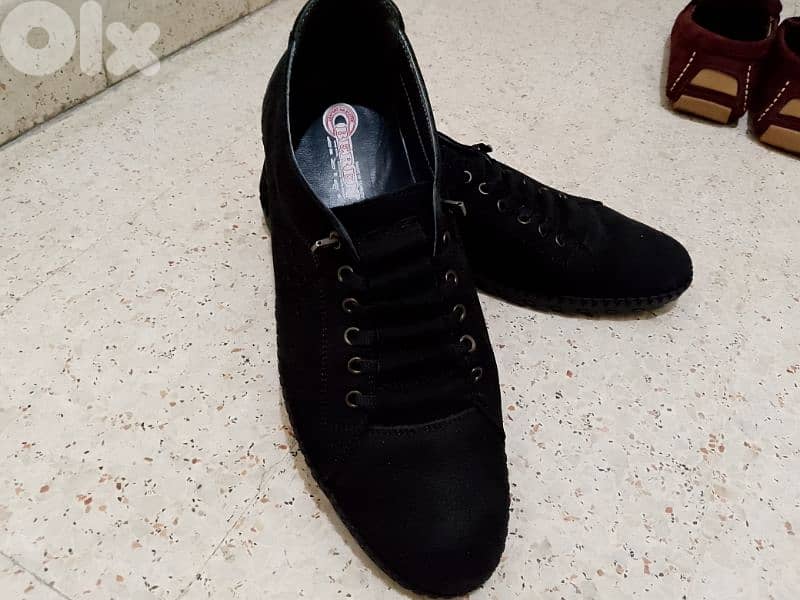 3 shoes size 42 only  all for 30$ 5