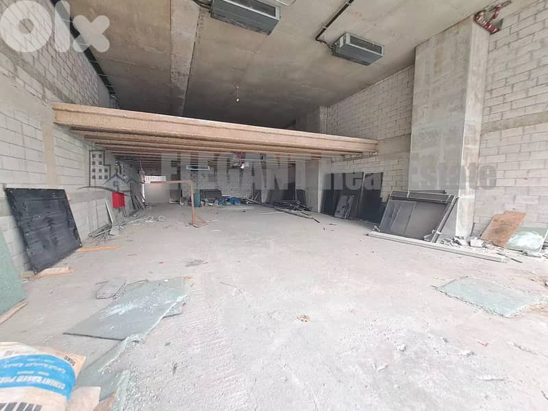 Huge Showroom | Prime Location | High End Finishing 0