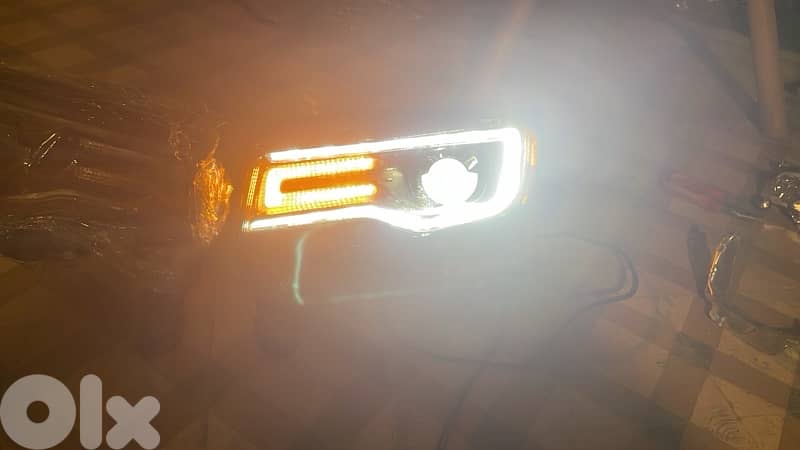grand Cherokee head light original 2018 for sale 1