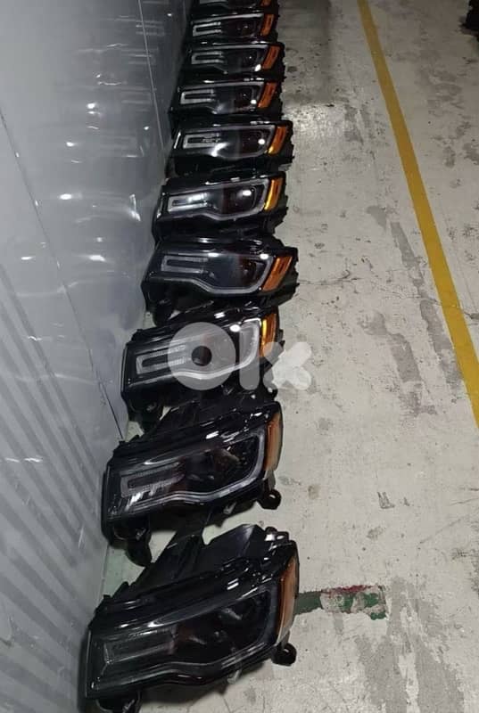 grand Cherokee head light original 2018 for sale 2