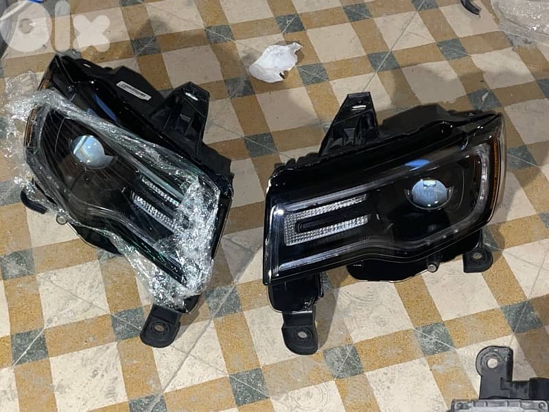 grand Cherokee head light original 2018 for sale 4