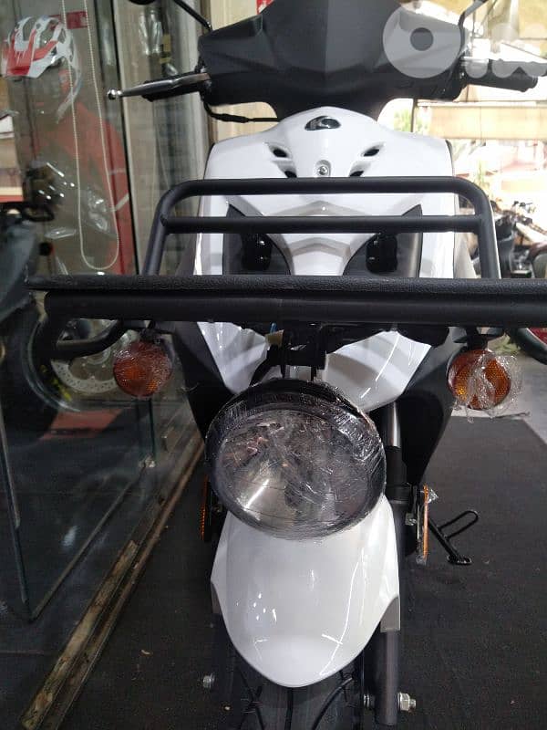 Kymco Agility Carry 125cc 0klm dealer warranty 9