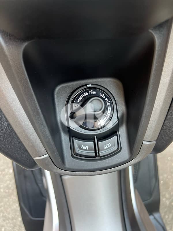 2350$ yamaha Nmax 155 Cc smart 2025 9