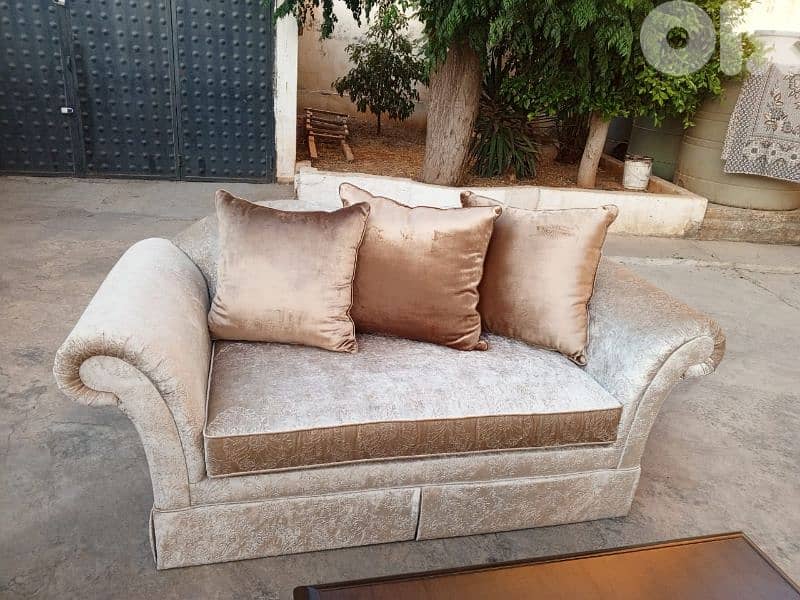طقم كنبايات شغل كاليري ظاهر خشب زان مع طاولة كبيرة 5