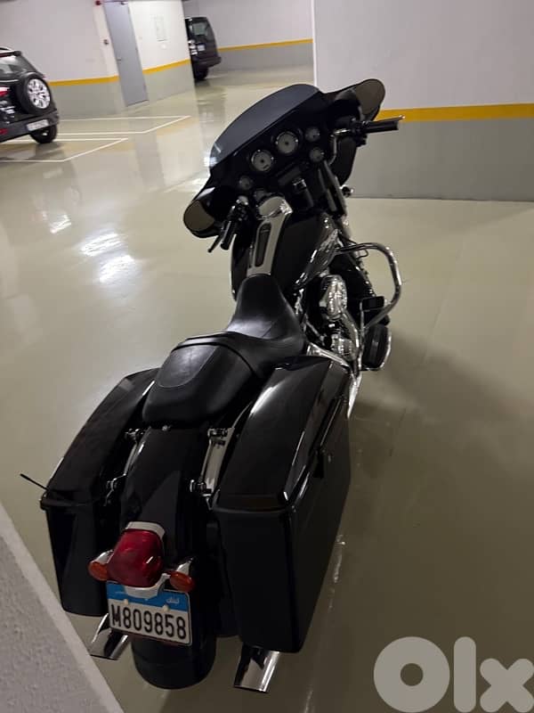 Harley Davidson - Street Glide 2013 Model 1