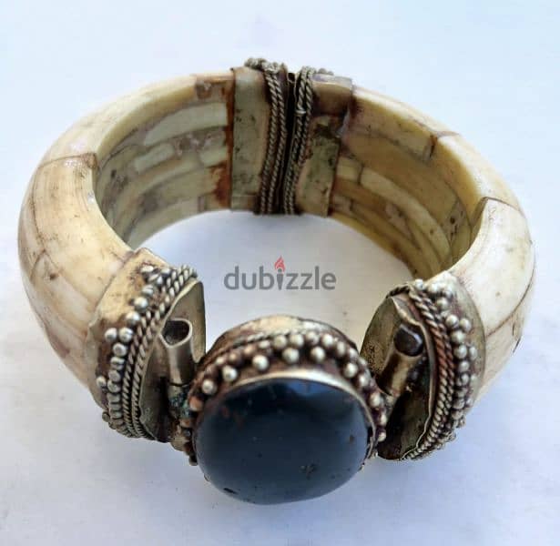 سوار يمني قديم 0