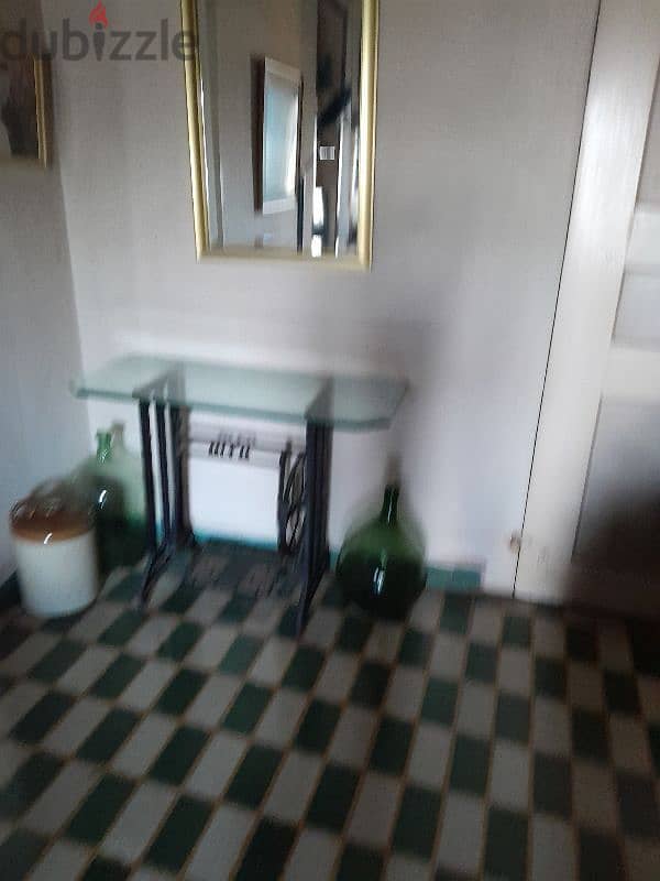 table with mirror 1