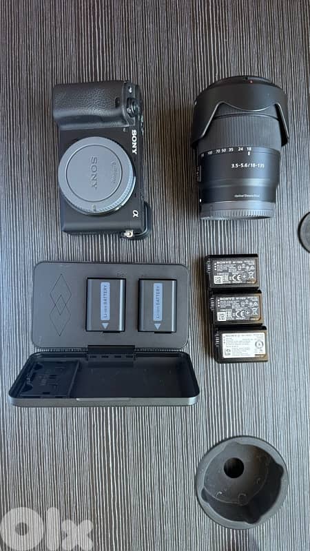 Sony a6400 + 18-135mm Lens + Batteries & Charger – Excellent Condition 4
