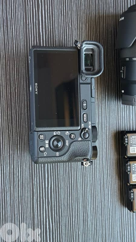 Sony a6400 + 18-135mm Lens + Batteries & Charger – Excellent Condition 5