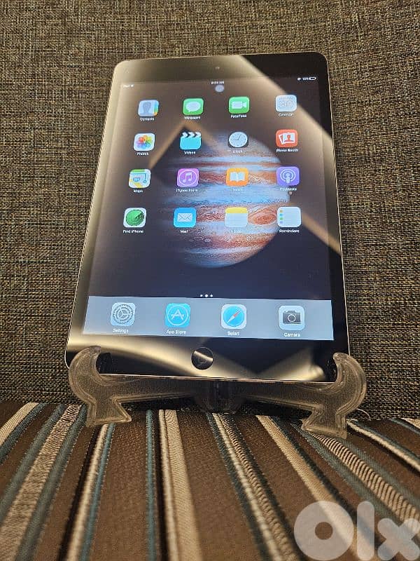 iPad Mini 2 – 16GB – Compact & Smooth 1