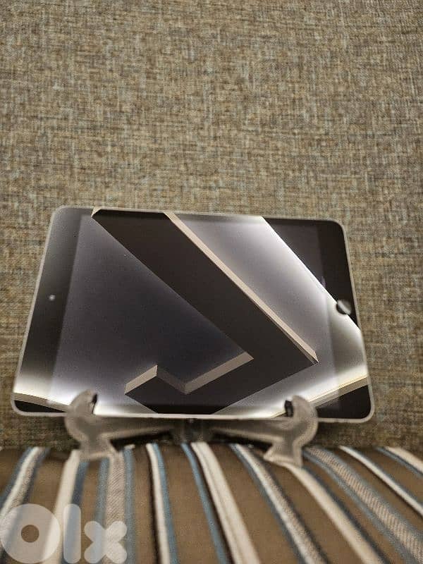 iPad Mini 2 – 16GB – Compact & Smooth 3