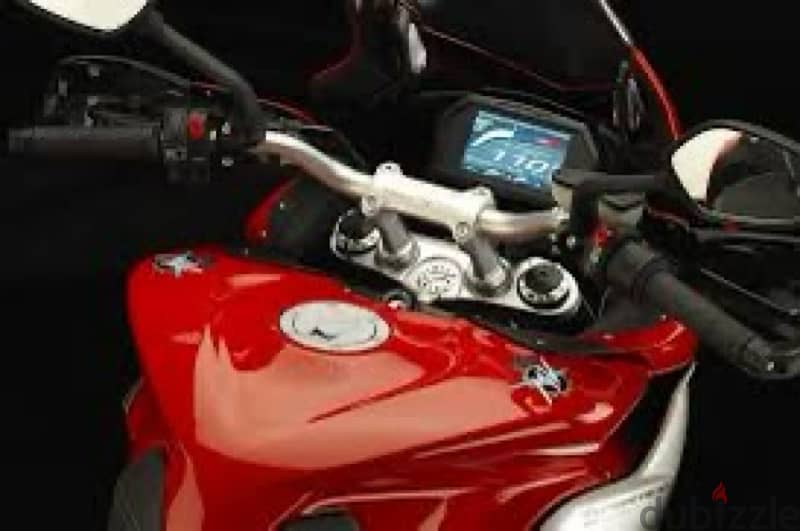 MV Agusta Veloce 800 3