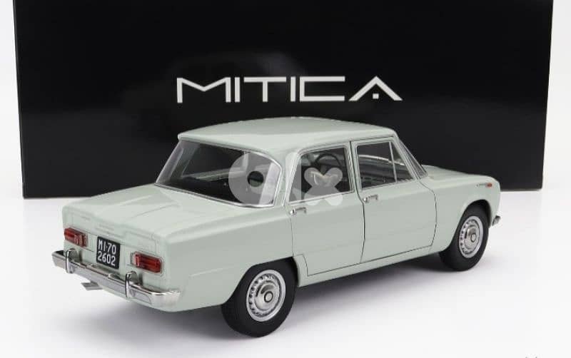 Alfa Romeo Giulia 1.6 ti 1962 diecast car model 1;18 4
