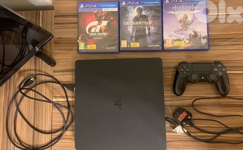 PS4 SLIM LIKE NEW 0