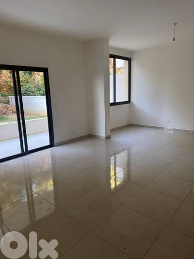 Spacious 160 SQM Apartment in Dawhet Aramoun – Terrace & Artesian Well
