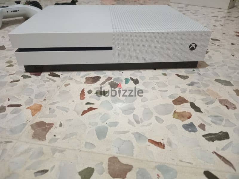 xbox one s 500GB 3
