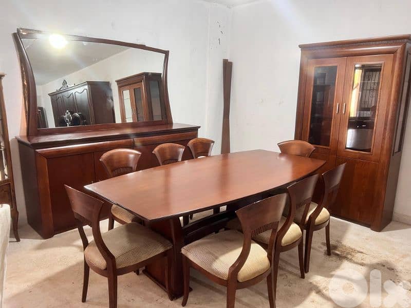 أوضة سفرة خشب مسيف مستعملة بحاله جديدة 0