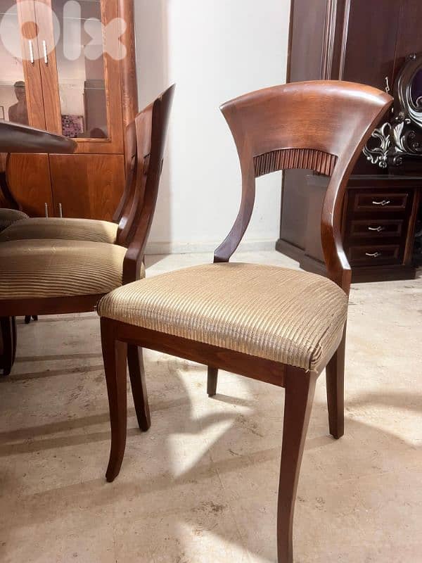 أوضة سفرة خشب مسيف مستعملة بحاله جديدة 5