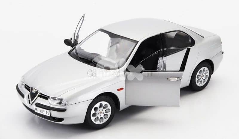 Alfa Romeo 156 Twin Spark 2.0 (1997) diecast car model 1;18 5