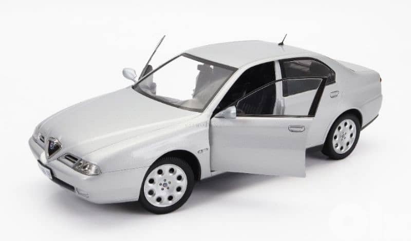 Alfa Romeo 166 2.0 V6 (1998) diecast car model 1;18 5