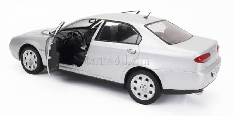 Alfa Romeo 166 2.0 V6 (1998) diecast car model 1;18 7