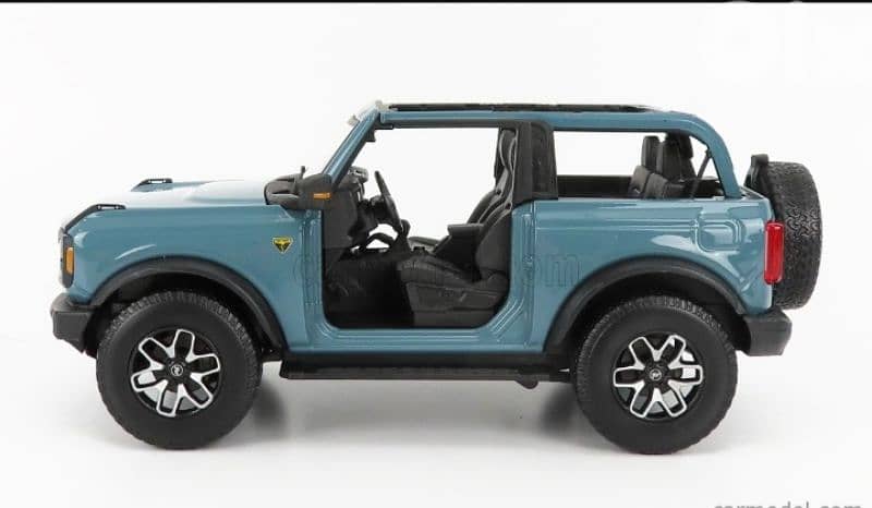 Ford Bronco Badlands 2021 diecast car model 1;18. 1