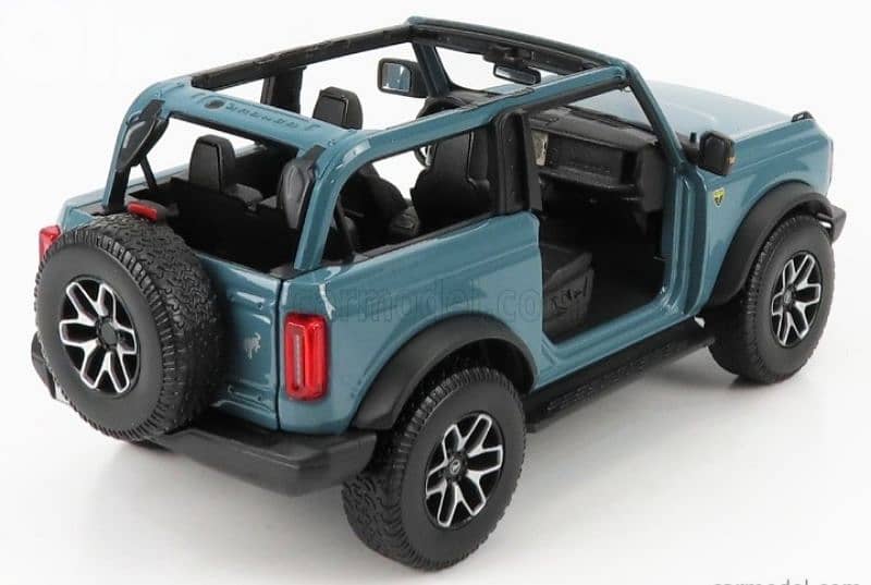 Ford Bronco Badlands 2021 diecast car model 1;18. 4