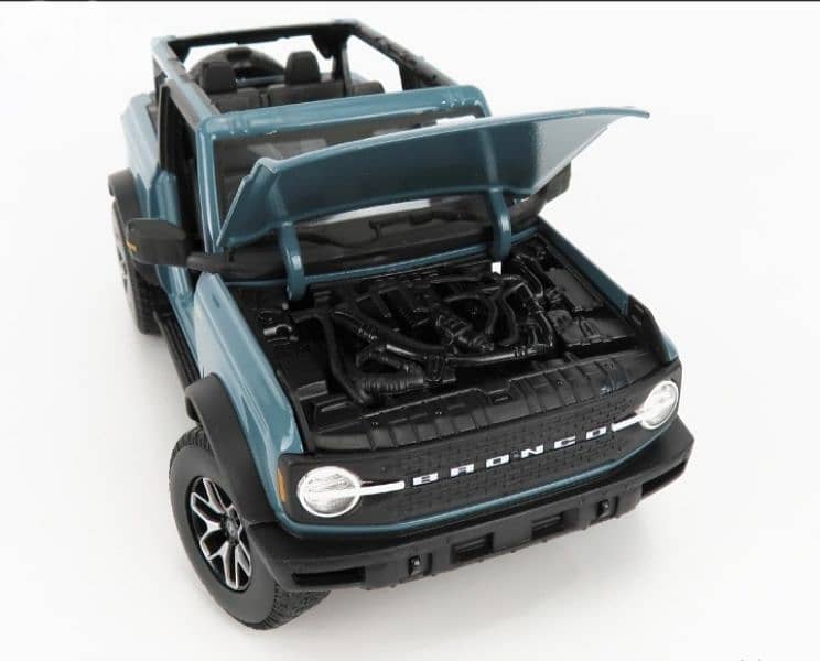 Ford Bronco Badlands 2021 diecast car model 1;18. 6