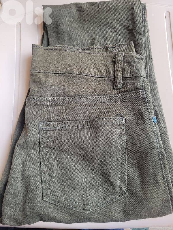 ON SALE : Green pant + 1 pant for free 0