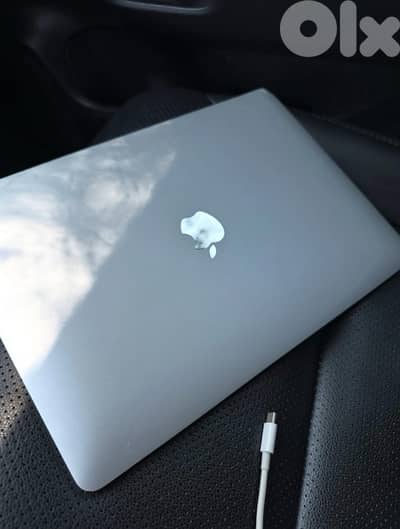 macbook pro M1 2022 touchbar