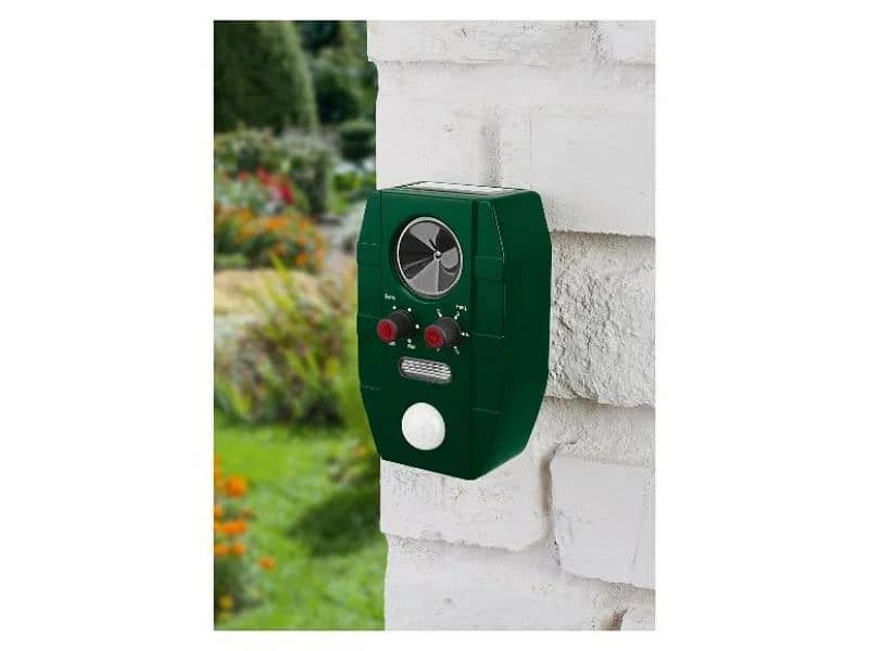طارد الحيوانات solar powered animal repeller 1
