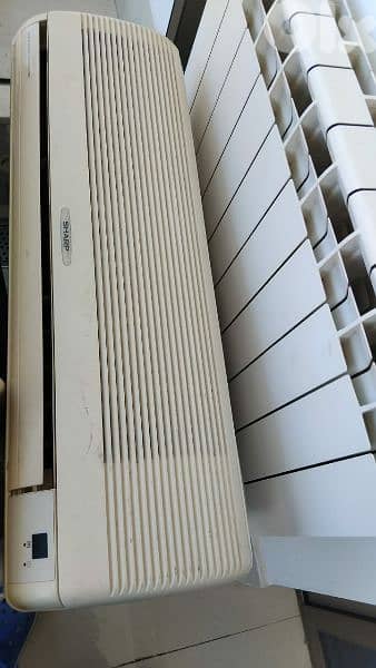 air condition sharp 9000 btu used like new,in excellent condition