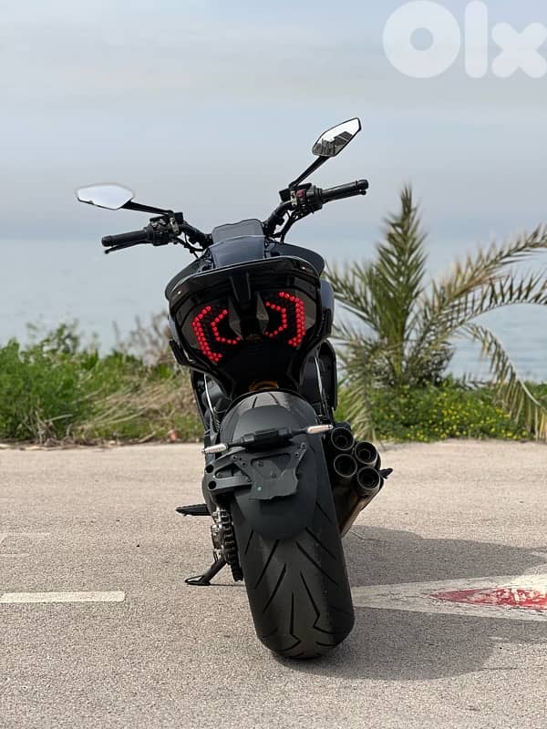 Ducati Diavel V4 4