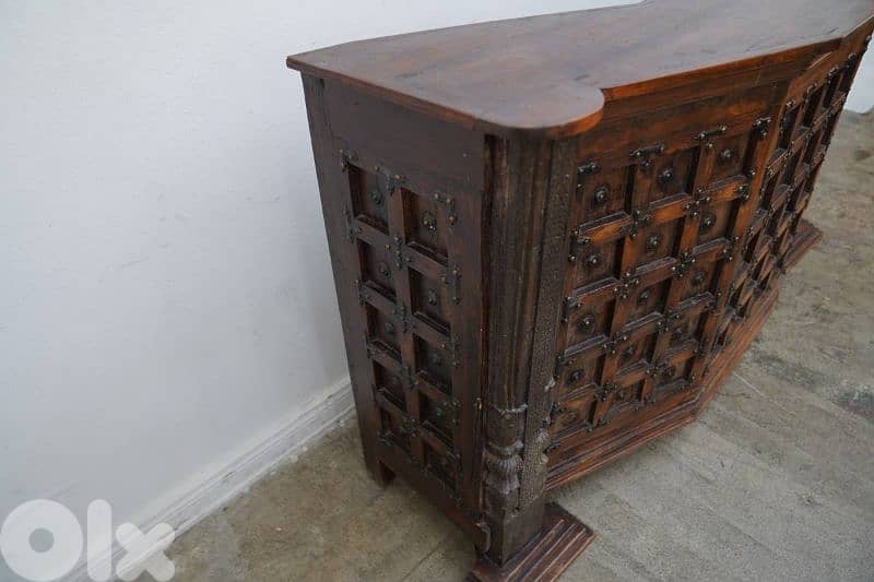 Bar with stools - solid wood engraved with metal crosses 4